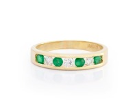 EMERALD AND DIAMOND GOLD RING
