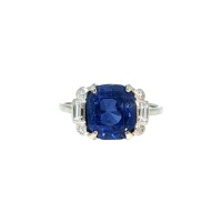 VINTAGE CEYLON SAPPHIRE AND DIAMOND RING