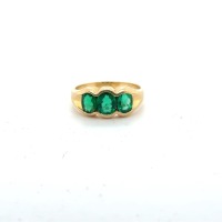 FINE EMERALD GOLD RING